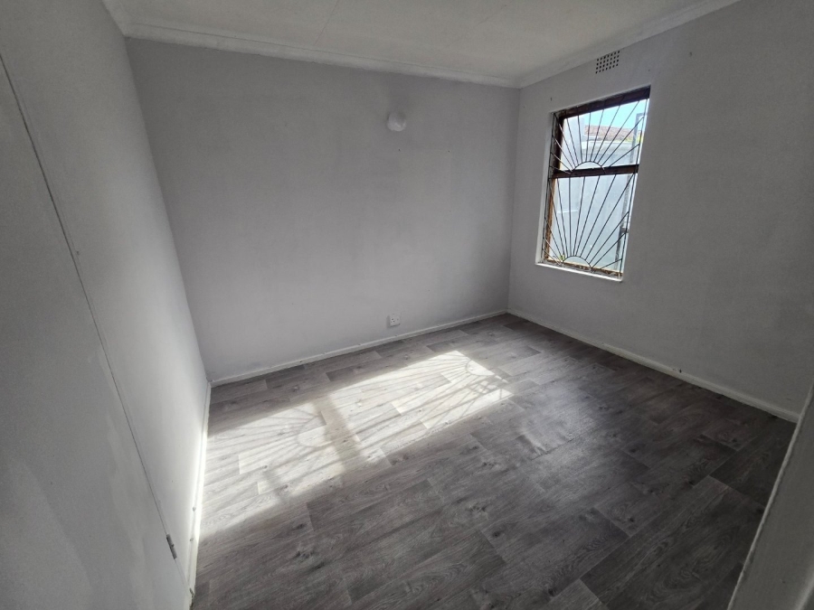 3 Bedroom Property for Sale in Strandfontein Village Western Cape